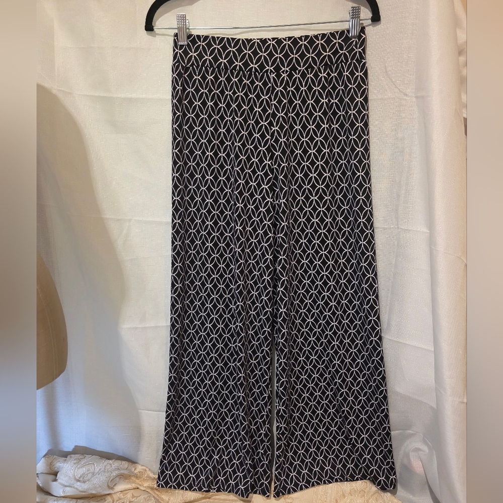 Ashley Blue Black and White Patterned Wide Leg Pants.  Sz Small.  EUC!